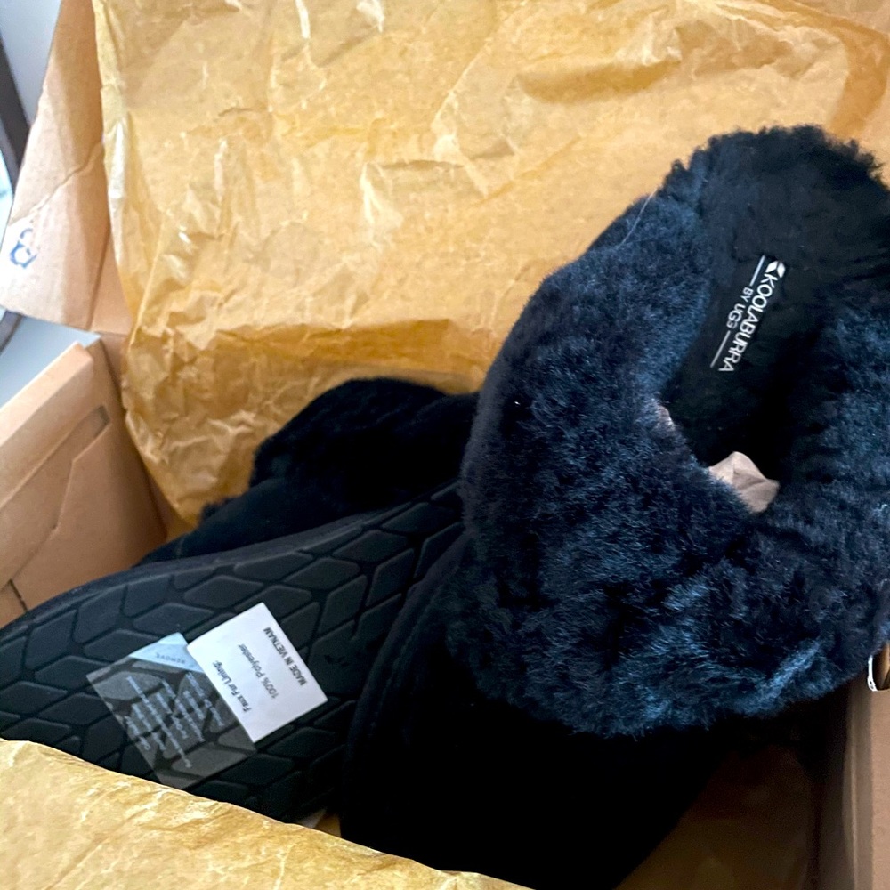 Kookaburra by Ugg slippers